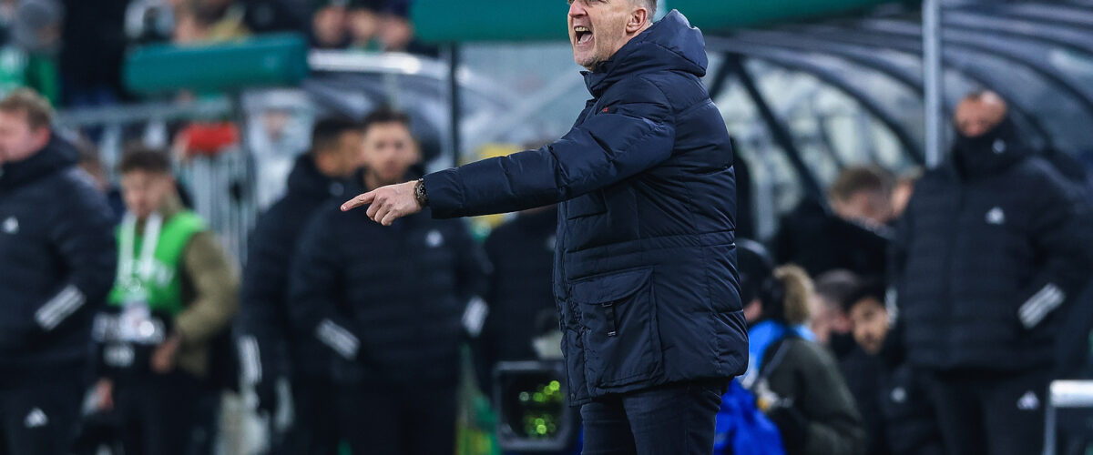 Powrót van den Broma na ławkę trenerską 1 Van den Brom