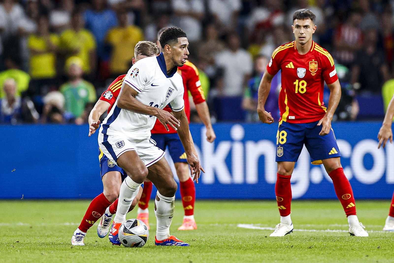 Koledzy mają dość Bellinghama? Tajemnice szatni Anglii 1 Bellingham