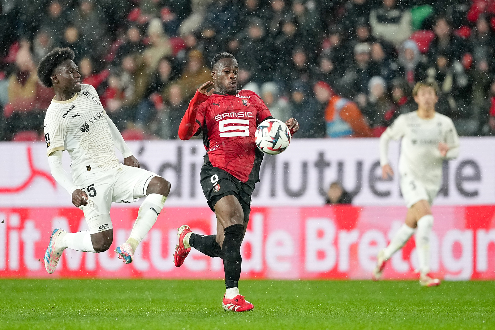 Paris FC idzie na całość! Kapitan Lille i stoper Porto na radarze 1 Nhoa Sangui